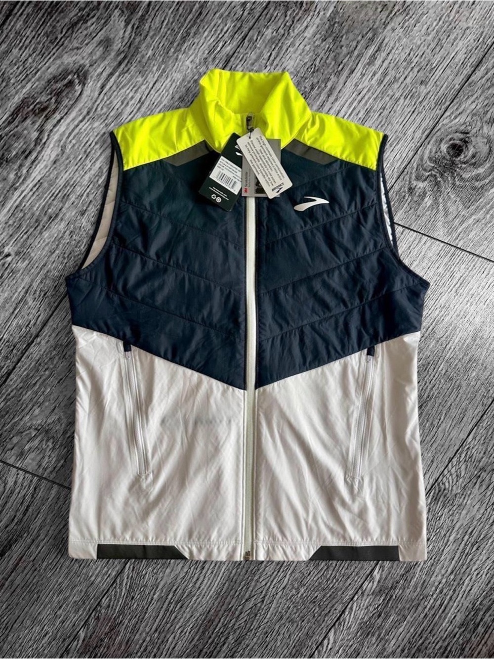 Brooks Run Visible Insulated Running Vest